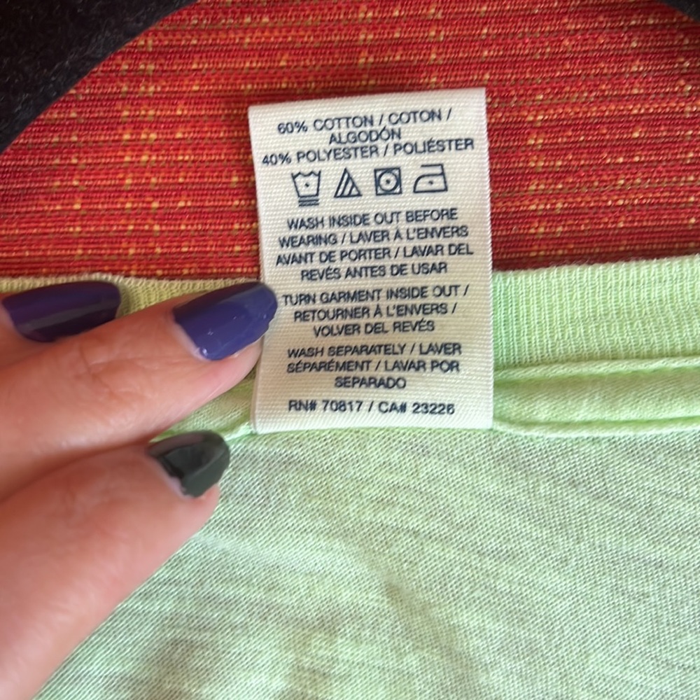 PINK Brand/V-Neck Tee - Size L - Picture 6 of 6